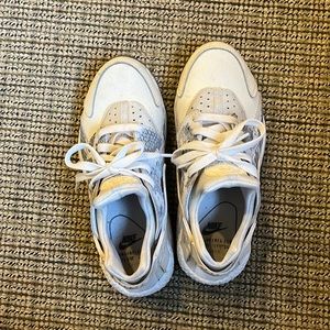 Nike Air Huarache. Size 7